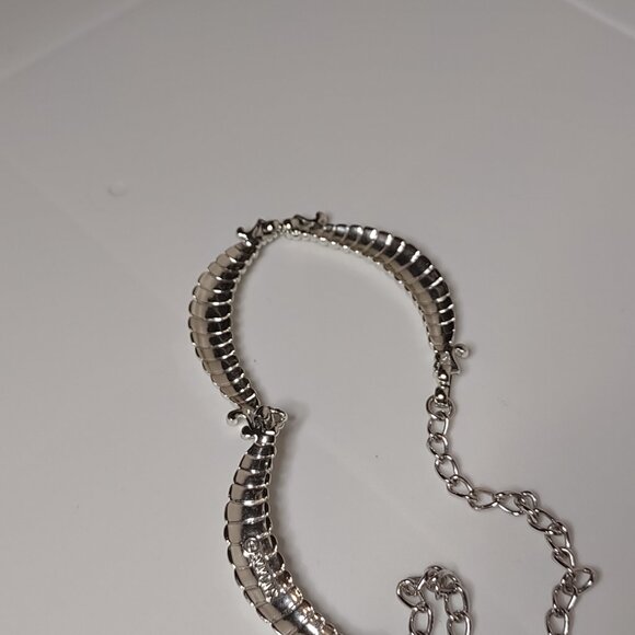15 Inch Silver Tone Emmons Necklace - Picture 9 of 14